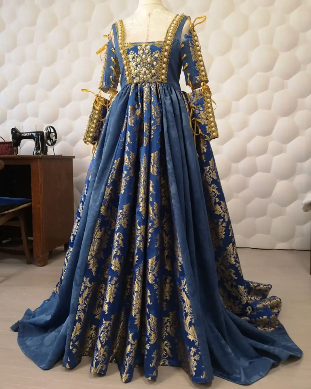 Historical 15th Century Blue Italian Renaissance Dress Borgia Costume Dress Medieval Vintage Court Fairy Pearl Dress Ball Gown - AliExpress 200000532 Historical 15th Century Blue Italian Renaissance Dress Borgia Costume Dress Medieval Vintage Court Fairy Pearl Dress Ball Gown - AliExpress 200000532