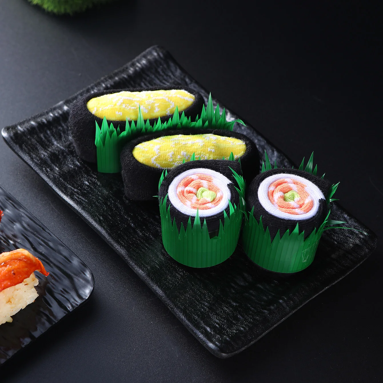 남녀공용 미드카프 양말 2켤레, 참신하고 재미있는 컬러풀한 연어 스시 선물 상자 양말, 유럽 및 미국 패션 트렌디 스타일, 편안하고 통기성 좋은, 파티 캐주얼 참신한 선물, 발렌타인데이, 크리스마스, 산타클로스, 가을 및 겨울 스타일, 사계절 귀엽고 재미있는 양말