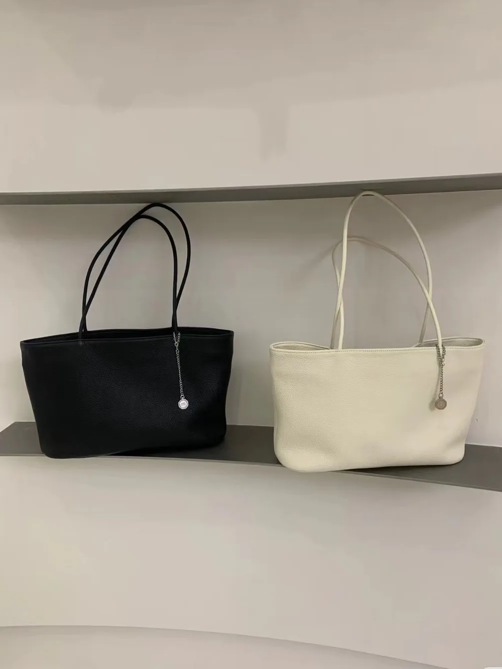 Large Capacity Leather Tote Bag Women's Handbag Casual Commuter Bag Soft Handle Double Strap Magnetic Closure Hobo Bag