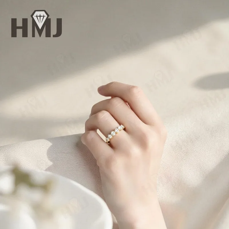 Anello con taglio rotondo Moissanite 10K/14K/18K Design solitario classico Gioielleria raffinata Regalo di fidanzamento o anniversario