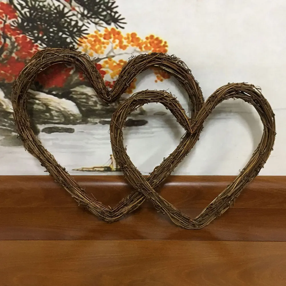 

4Pcs Heart Shaped Rattan Wreath Natural Craft Decoration DIY Garland Door Hanging Frame Floral Ring Wreath DIY Rattan