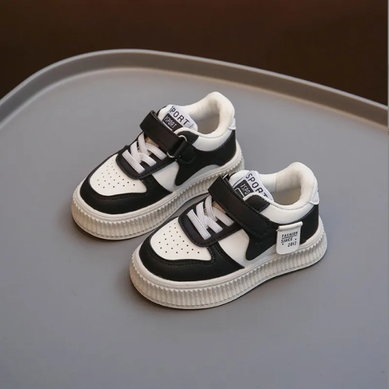 Children's board shoes 2025 Spring Autumn Boys' breathable sports shoes Girls' leather casual shoes baby soft sole shoes