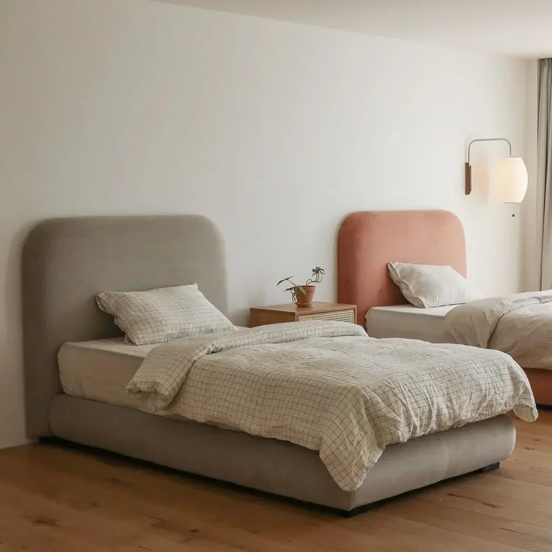 Nordic fabric bed modern simple 1.5m master bedroom double small apartment light gray pink bed furniture