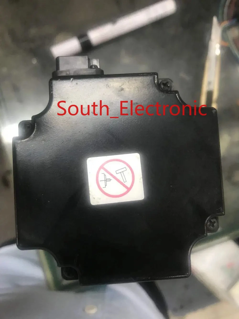 SGMAS-08A2A2C-Y2    SERVO MOTOR ,  In good working condition, free shipping   a