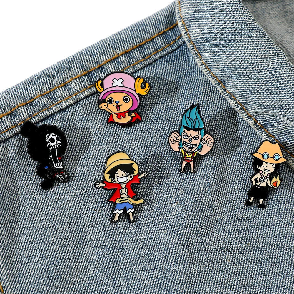 5PCS ONE PIECE Enamel Badges Manga Brooches Ace Luffy Chopper Pins Anime Pendant for Bag Backpack Clothing Lapel ACG Cosplay Toy