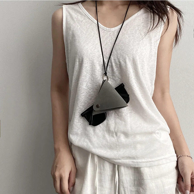 New Fashionable Double Sided Triangle Bag with Hanging Neck Small Bag Made of Suede Minimalist Long Necklace