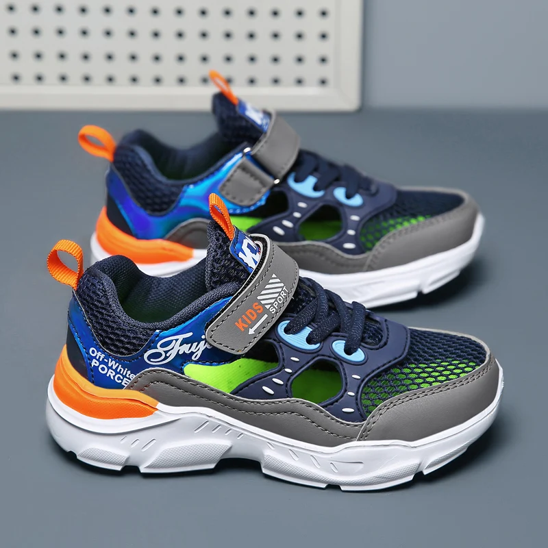 

A pair of boys' sports shoes, with mesh upper, breathable insole, soft and durable upper, and anti-slip soleYY-9050