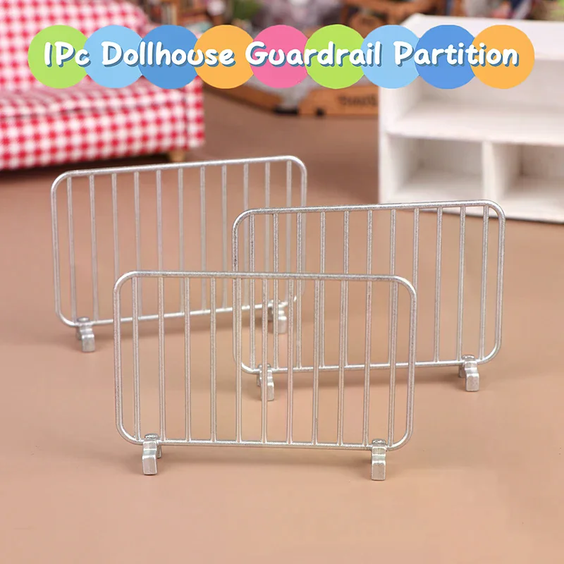 Dollhouse Mini Station Decoration Micro Scene Construction Prop 1:12 Dollhouse Simulation Metal Traffic Protective Fence Railing