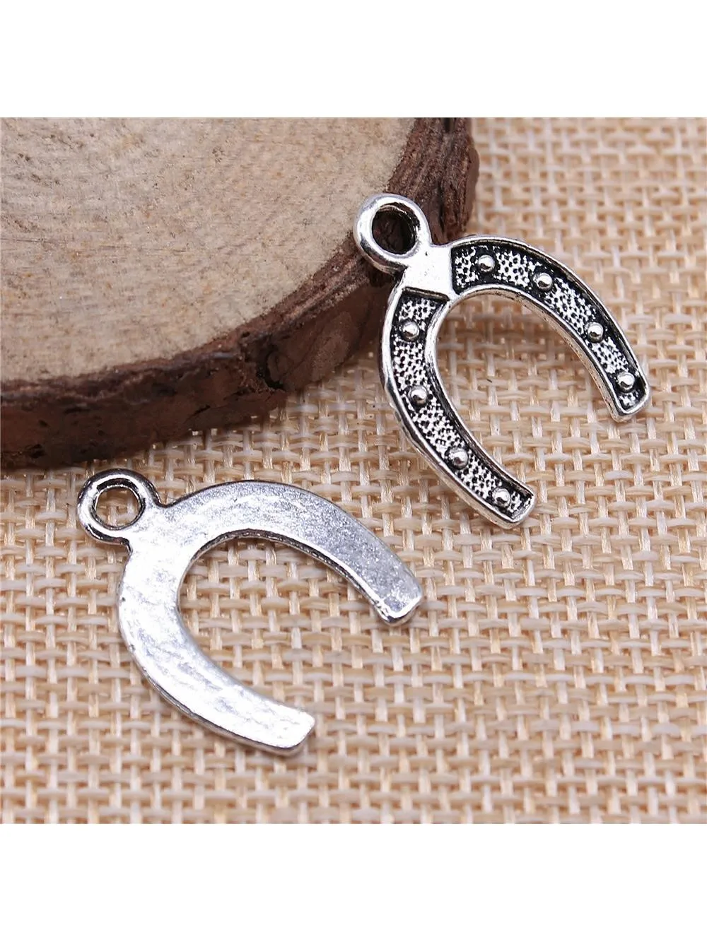WYSIWYG 20 sztuk Charms szczęście podkowa powodzenia talizman 24x18mm tybetański srebrny kolor wisiorek antyczne tworzenia biżuterii DIY Craft — zdjęcie 2