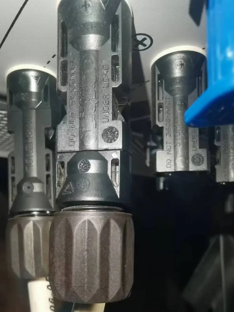 IP65 MCFour DC-Anschlussklemme Original importierte Amphenol-Stecker und Buchsenkopfanschlüsse für Huawei-Wechselrichter