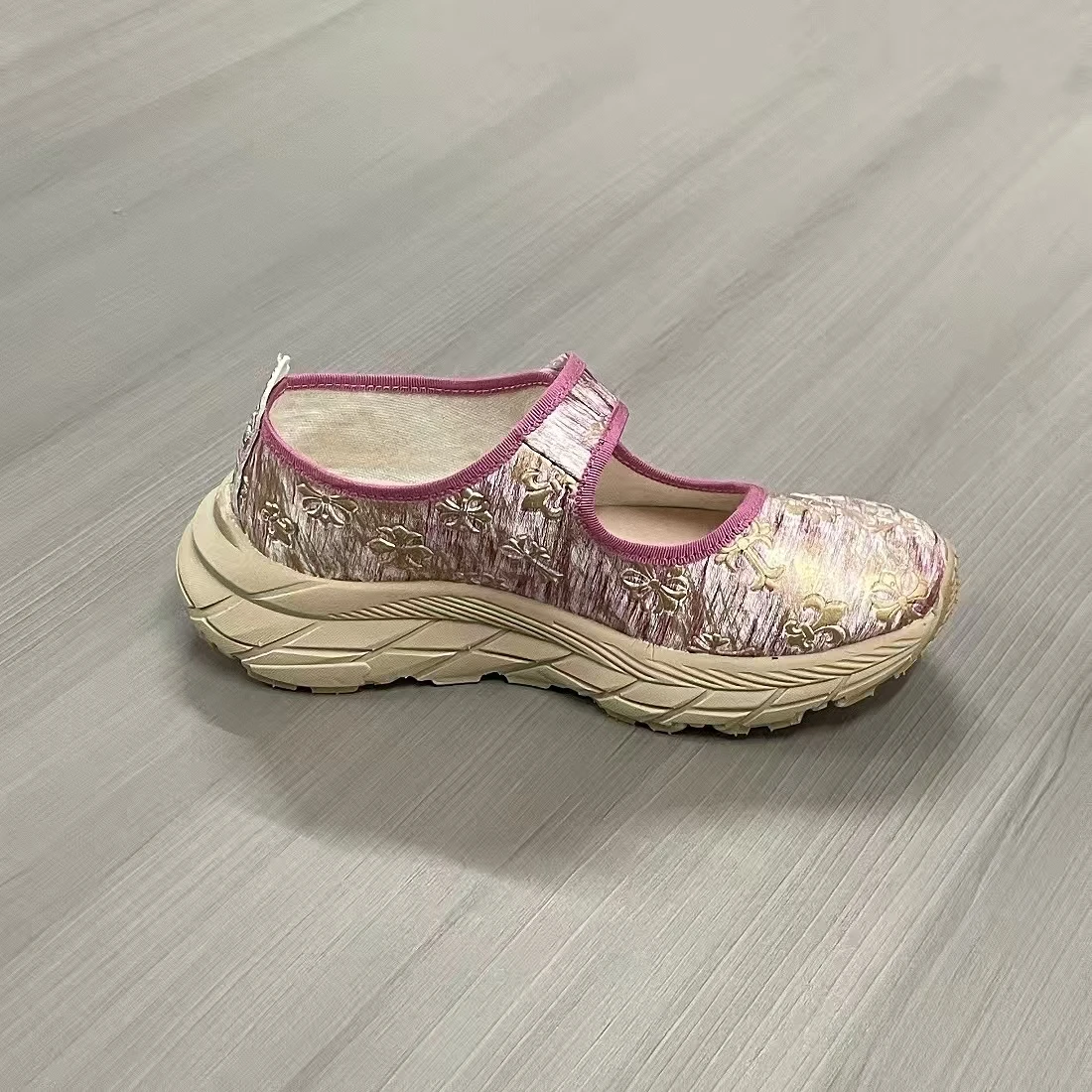 

Xingliupi New Shoes Ladies High Quality Casual Shoes Fashion Popular Sneakers for Women Unique Shape Color Block Genuine Leather