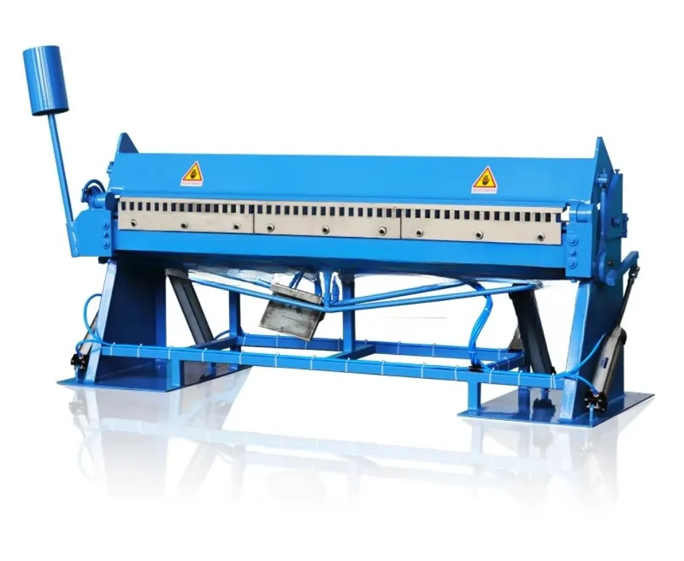 Mała, prosta, pneumatyczna, zwykła maszyna do składania płaskiego, z półzębami, do produkcji rur kwadratowych, z ręcznym sterowaniem.