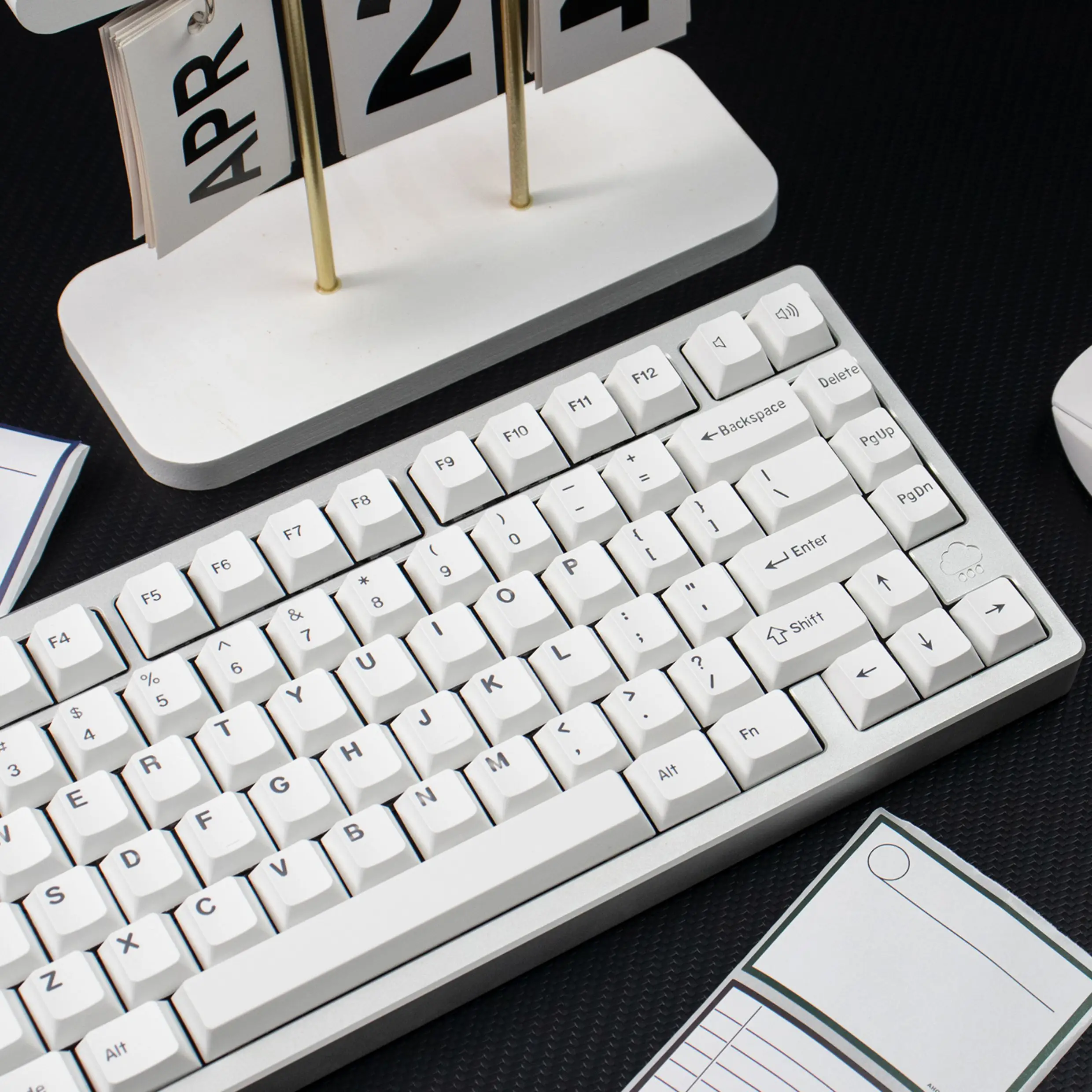 126 toetsen Cherry Profile RGB-achtergrondverlichting PBT-sleutelkappen Double Shot White Custom Shine Through Keycaps voor MX Switches Gaming-toetsenbord