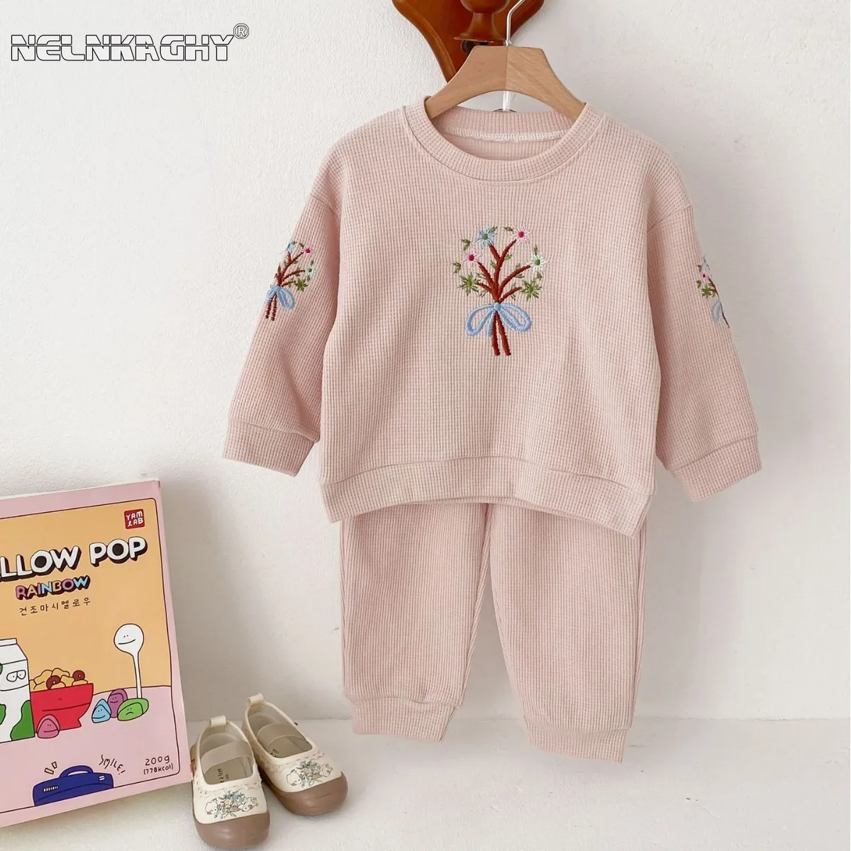 

2024 Spring New in Kids Baby Girls Embroidery Flower Waffle Top + Pants Infant Toddler Cute Clothes Set 2pcs Children Clothing