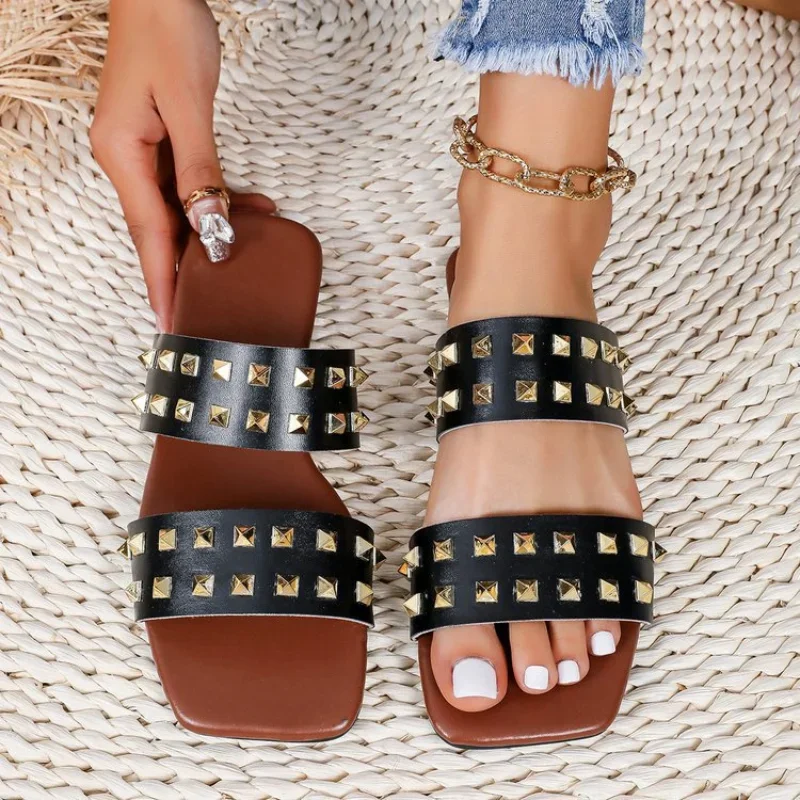 Women Flat Studded Slippers Beach Casual Shoes Summer New Fashion Sandals Brand Dress Flip Flops Walking Femme Zapatillas Slides