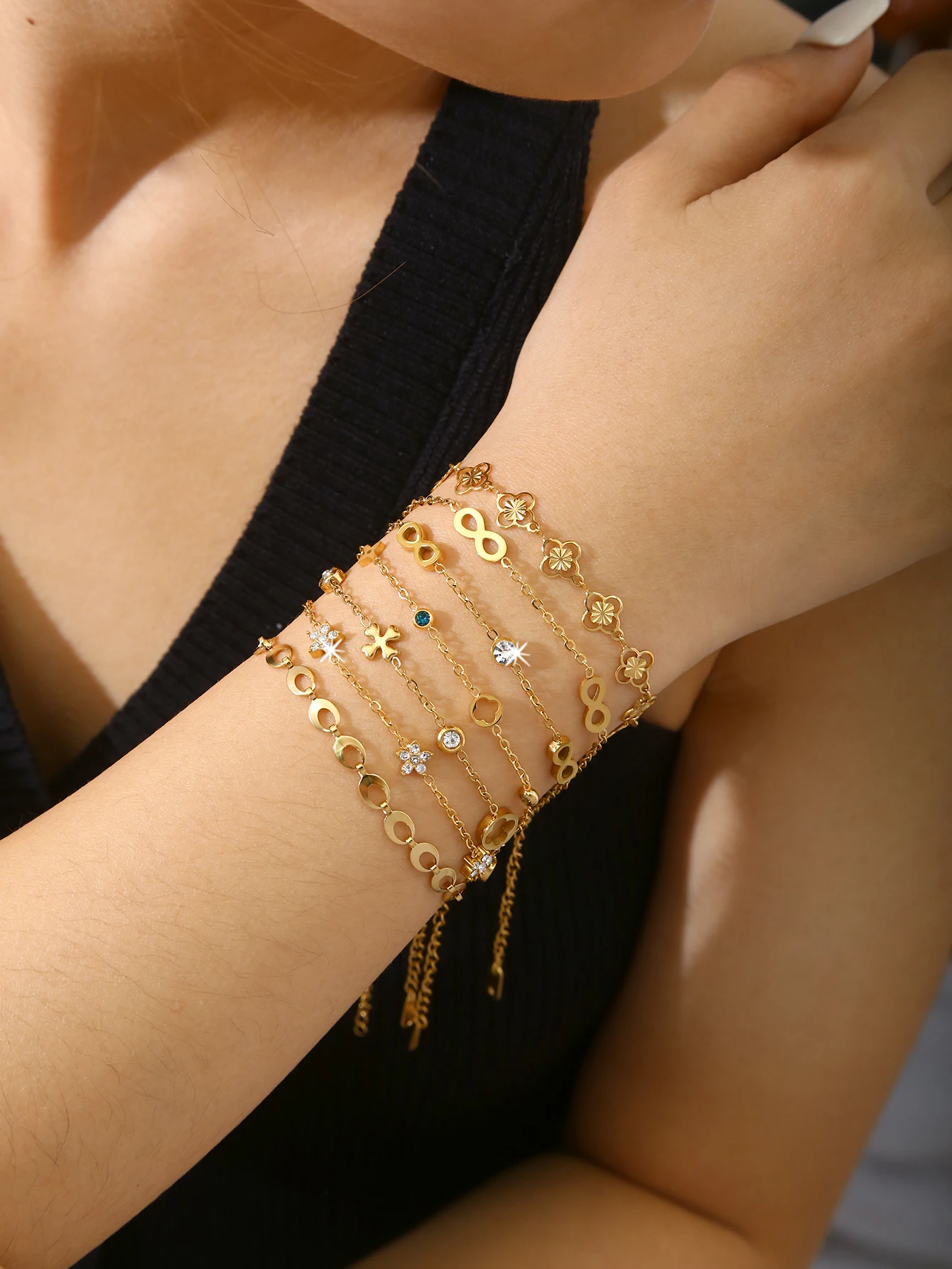 1 Piece Personalized Temperament Ins Style Delicate Hundred Matching Stainless Steel Four-Leaf Flower Figure 8 Bracelet Female