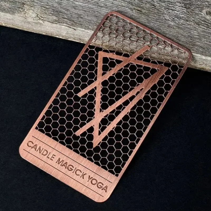 حروف منقوشة منقوشة بطاقات عمل معدنية سوداء محفورة