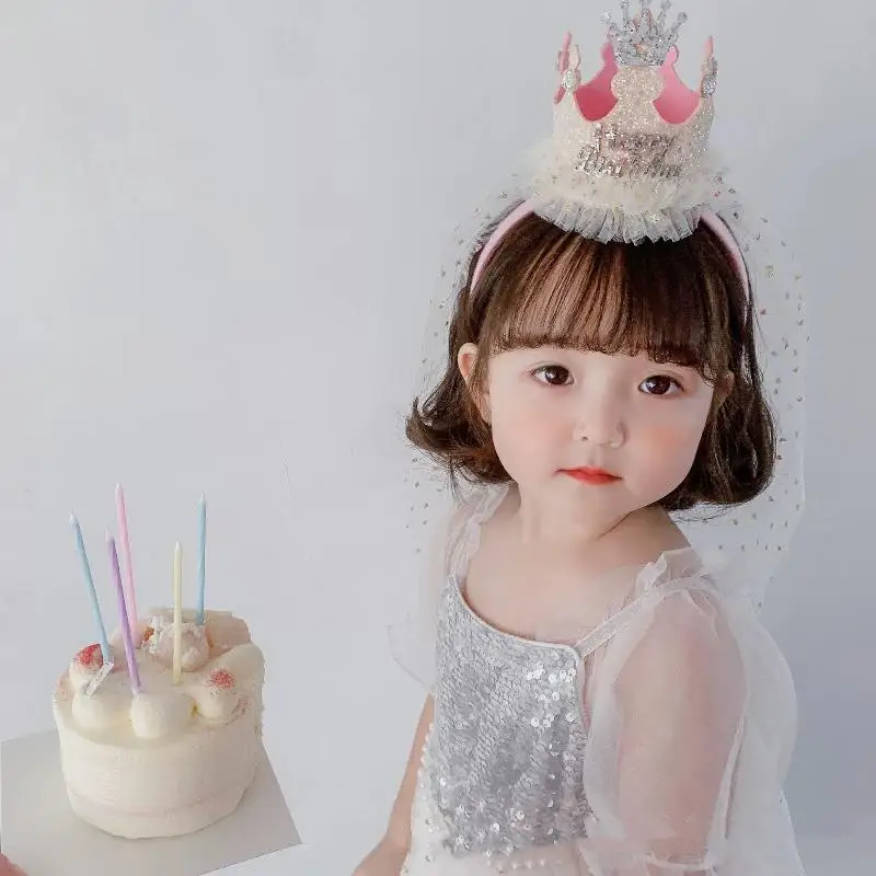 Alles Gute zum Geburtstag! Kronen-Haarreif mit langem, glitzernden Schleier, Prinzessinnen-Tiara für Mädchen, Kindergeburtstagsfeier, Fotoshooting. – Detail 3