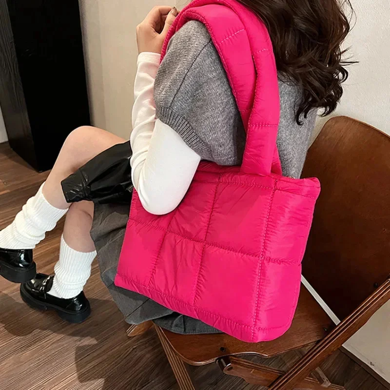 2025 Women's Tote Bag Leisure Fashion Commuting Shoulder Bag Large Capacity Travel Female Yoga Handbag New Lady Simple Plaid Bag