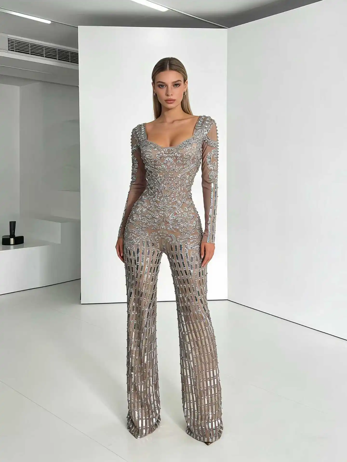 

Women Rhinestone Sequined Stunning Jumpsuits Costume 2026 New Fashion Luxury Night Club Wear Body Suits Yinkuzi 0321