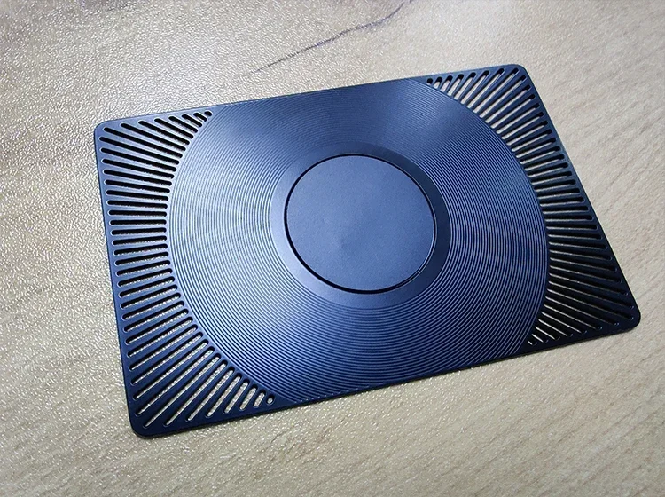 บัตรโลหะ NFC แบบปรับแต่งได้ พร้อมชิป Ntag 213/215/216 สแตนเลสกันน้ำ รองรับการสื่อสาร RFID 13.56MHz