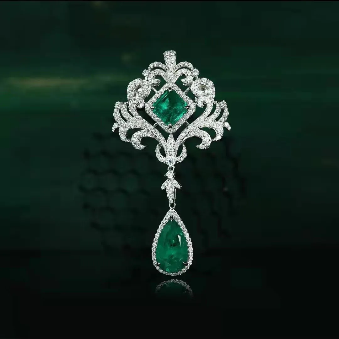 Foydjew Luxury Temperament Simulation Emerald Pendant Micro-inlaid Full Zircon Hollowed Water Drop-shaped Necklaces For Women