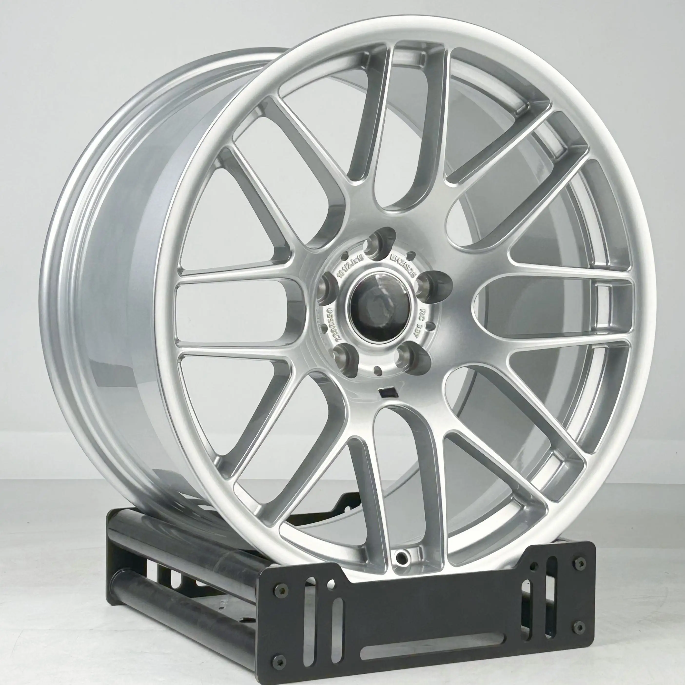 نمط 166 عجلات مزورة 5X120 18 19 20 بوصة جنوط سبائك الكروم المخصصة لسيارات BMW F30 F35 F32 F36 M5 M6 E60 325i 545i 550i