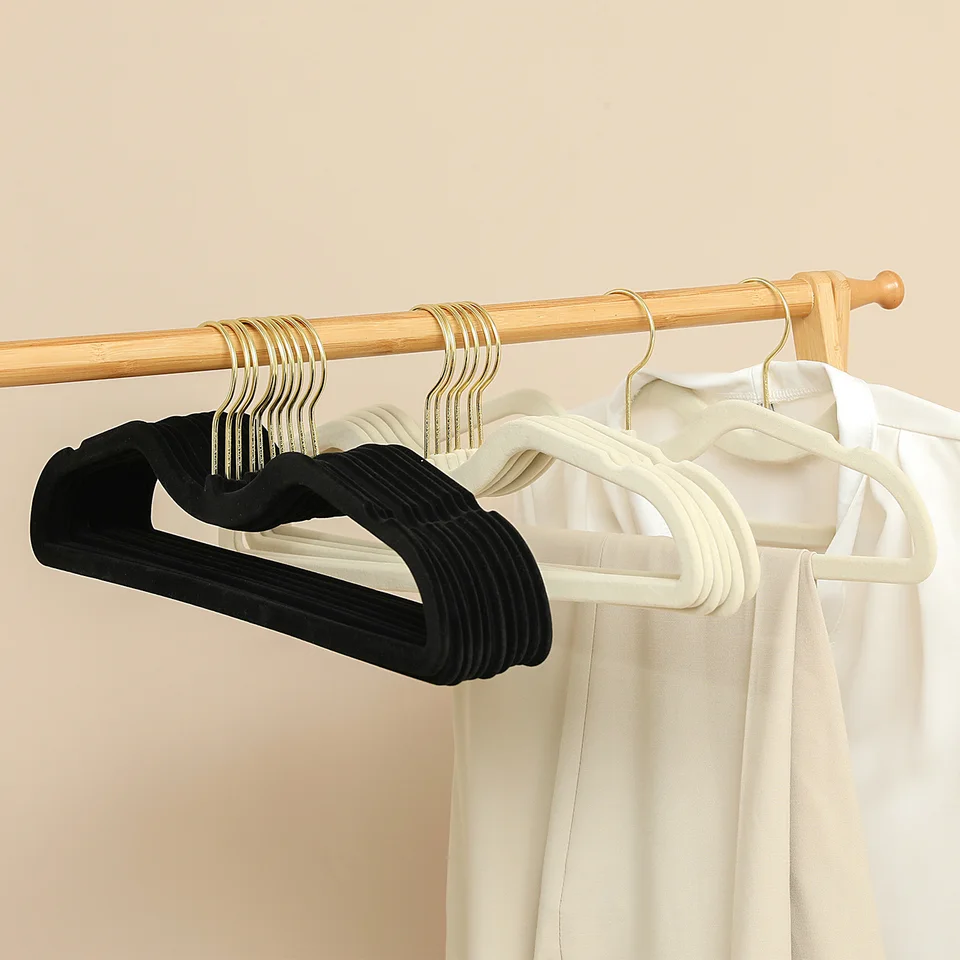 10 Pack Plush Anti Slip Plastic Clothes Hangers