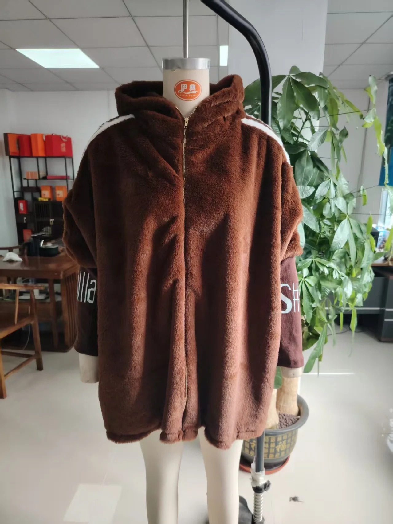 Autumn Winter Casual Women Warm Plush Coat Fashionable Zipper Cardigan Loose Hooded Coat With Baton Sleeves Commuting Wear