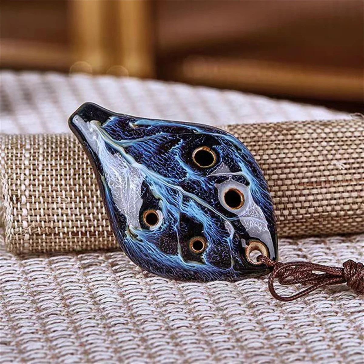 Ocarina w starożytnym chińskim stylu 1 szt., ręcznie wykonany instrument z sześcioma otworami, przyjemny dźwięk, ze smyczą, jak liść — zdjęcie 4