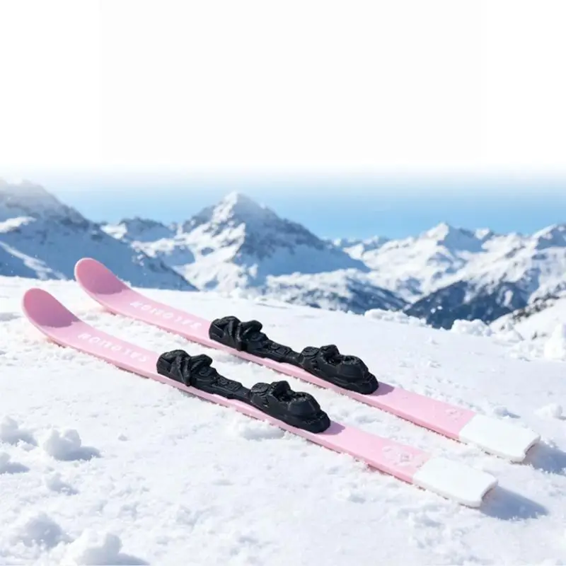 【M】1 Pair 1:12 Dollhouse Miniature Snow Skis Winter Scene Layout Ornament Mini Ski Board Model Pretend Play Toy Decoration view 2