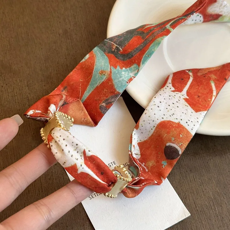 Рисунок 2 - Красочный шелковый шарф во французском стиле ретро