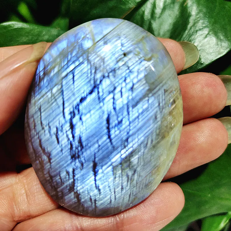 Natral Gemstone Beautiful Moonstone Labradorite Palm Stone Crystal Sorcerer Chakra Spiritual Healing Crystal Home Decoration