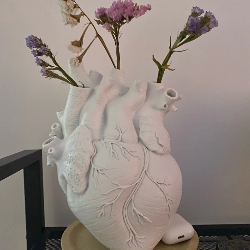 Heart Shape Flower Vase Resin Vase Dried Flower Container Vases Pots Body Sculpture Desktop Flower Pot Home Decoration Ornaments