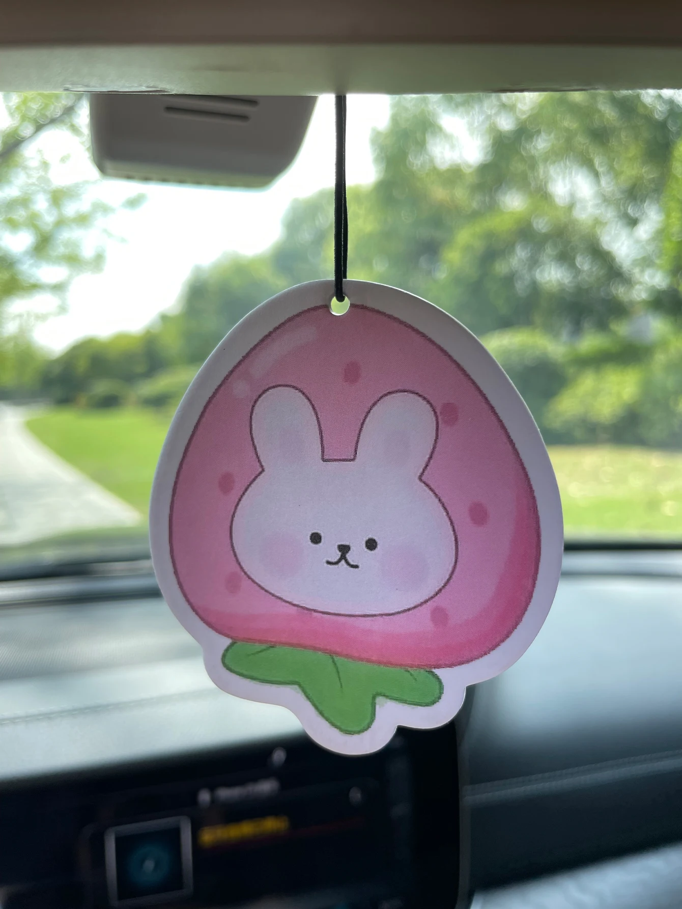 Kawaii Pink Strawberry Bunny Hanging Car Air Freshener, Natural Plant Extract Fragrance Card, Alcohol-Free Non-Toxic, Long Lasti