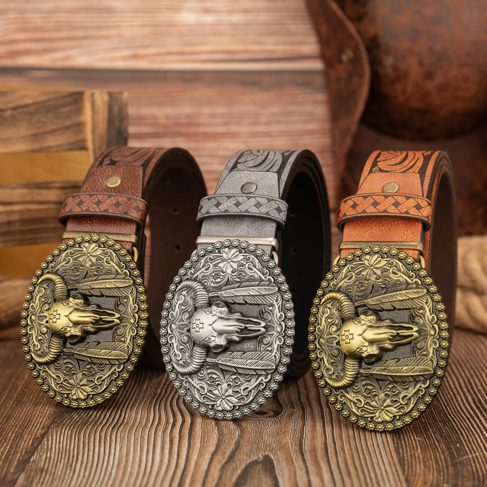 Men's and women's universal feather zinc alloy snap PU buffalo head distressed embossed belt for retro western cowboy style