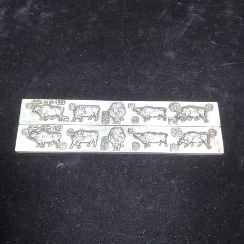 

Антикварные изделия ручной работы: старинная линейка для выравнивания из чистой меди с серебряным покрытием, рельефная, высокоточная, с изображением пяти быков