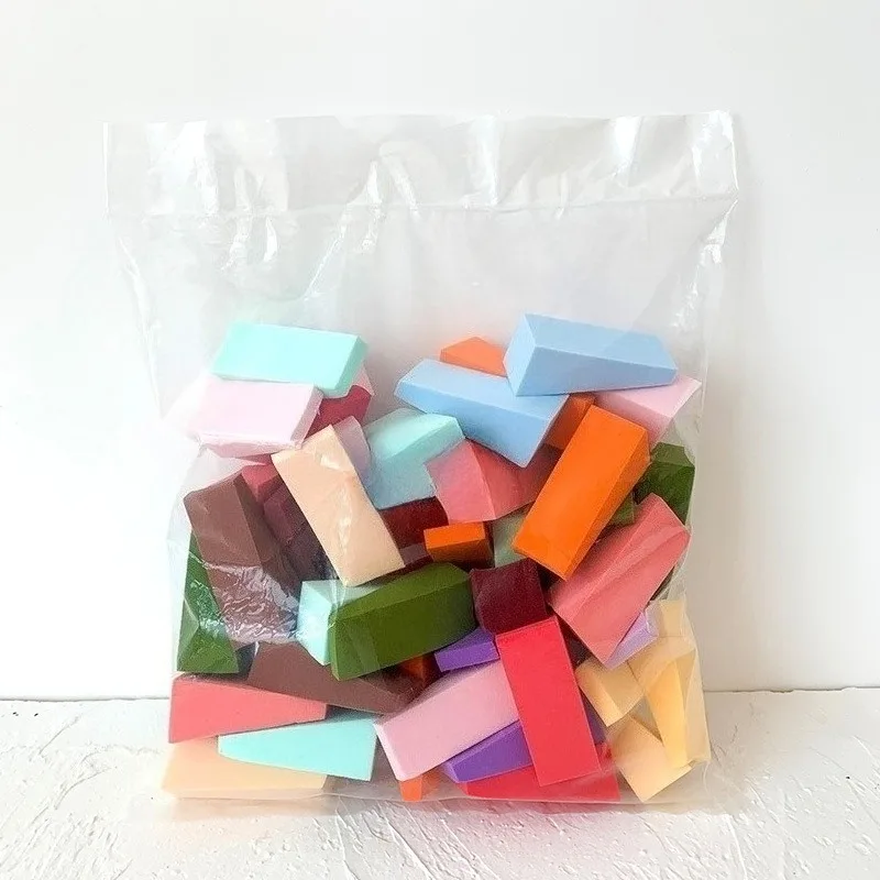 ฟองน้ำแต่งหน้า 50 ชิ้น สำหรับใบหน้า ไม่ดูดซับแป้ง ใช้ได้ทั้งแบบเปียกและแบบแห้ง ฟองน้ำแต่งหน้าแบบสองด้าน รูปทรงลิ่ม เกลี่ยเนียน ฟองน้ำแต่งหน้าเพื่อความงาม