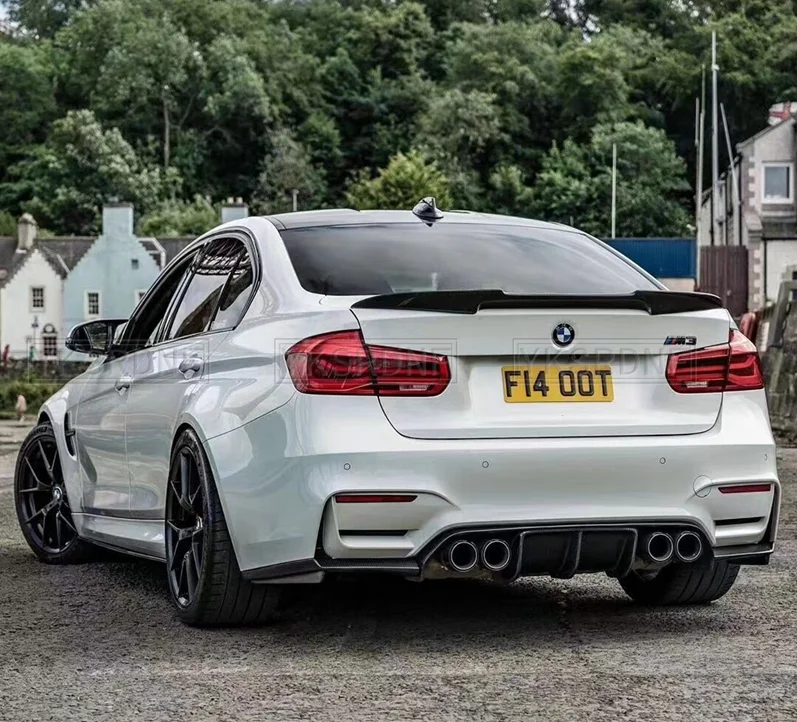 Dla BMW F80 M3 F82 F83 M4 4 seria 2014-2017 tylny dyfuzor z włókna węglowego zderzak Spoiler straż Protector płyta ślizgowa zderzak