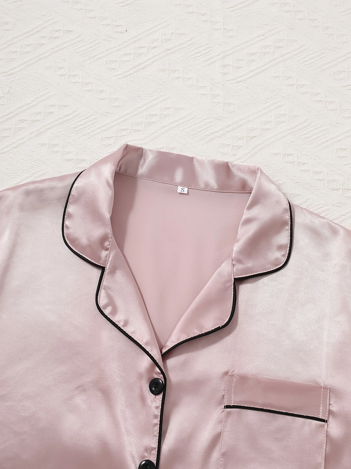 Pakaian Tidur Musim Panas Model Santai Bahan Sutra Satin Polos Set Piyama Kasual Wanita, Atasan Kancing Kerah Pendek & Celana Pendek yang Nyaman