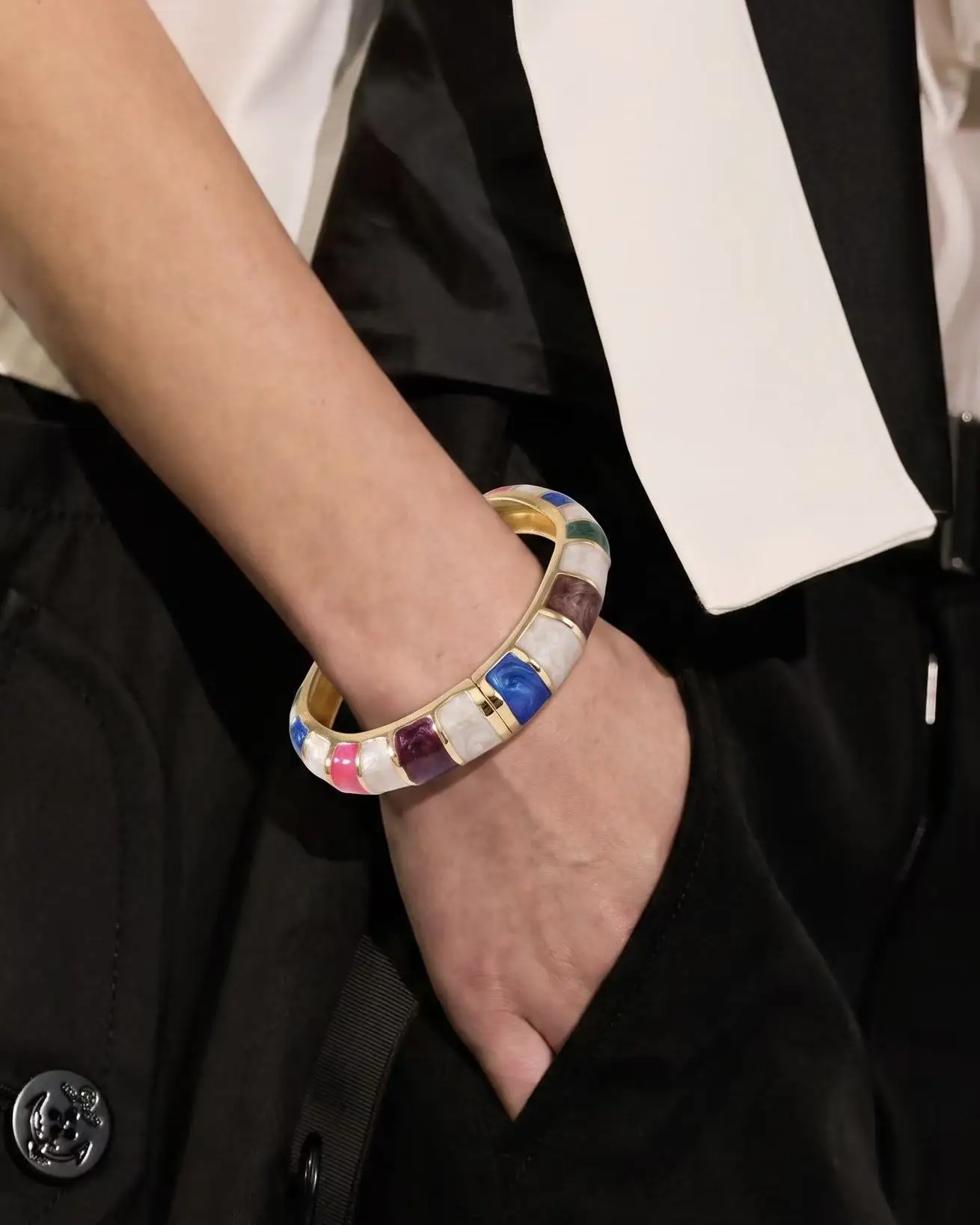 1 piece of colorful swirl enamel design spring bracelet, vintage fashion jewelry, suitable for women's daily wear, parties, and as a jewelry gift