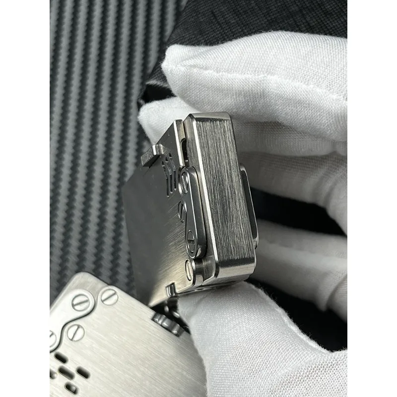 

2026 Handmade Brass Mechanical Automatic Ignition Kerosenes Lighter Titanium Alloy with Gift Box