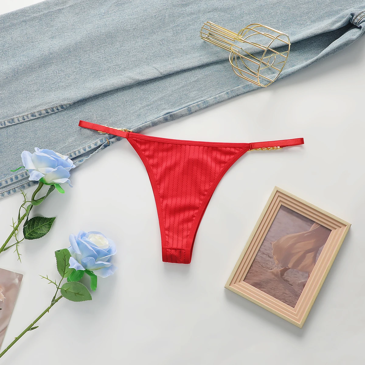 Women\'s New Sexy Casual And Comfortable Solid Color Invisible red Thong Underwear C2351