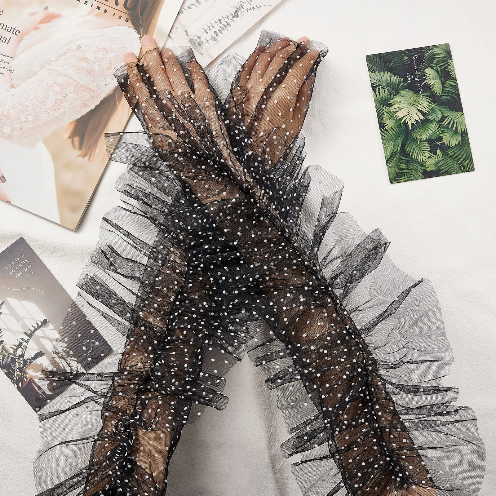 Sexy Women\'s Lace Mesh Sheer See-through Gloves Elegant Floral Lace Gloves for Wedding Dinner Party Prom Evening Gloves