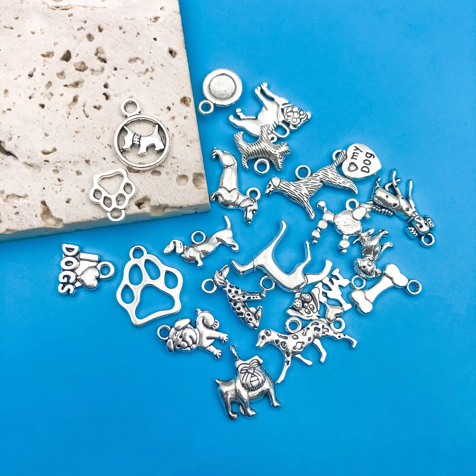 20pcs/Set Zinc Alloy Antique Silvery Animal Dog Shaped Charms Pendant for DIY Necklace Bracelet Earrings Jewelry Making Handmade