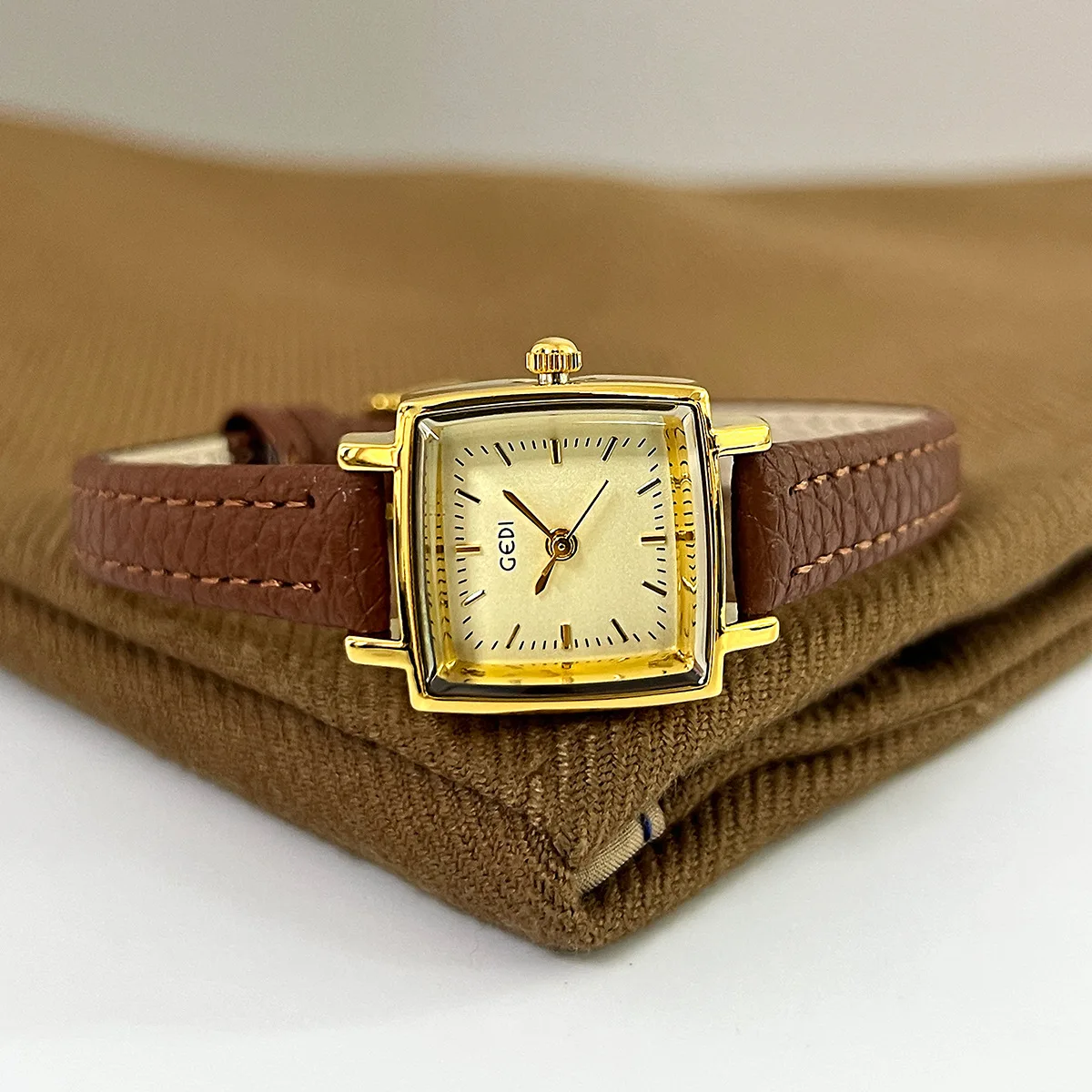 

Classic Square Gold Brown Quartz Women's Watch Luxury Brand Leather Casual Waterproof Business Clock Watches for Woman