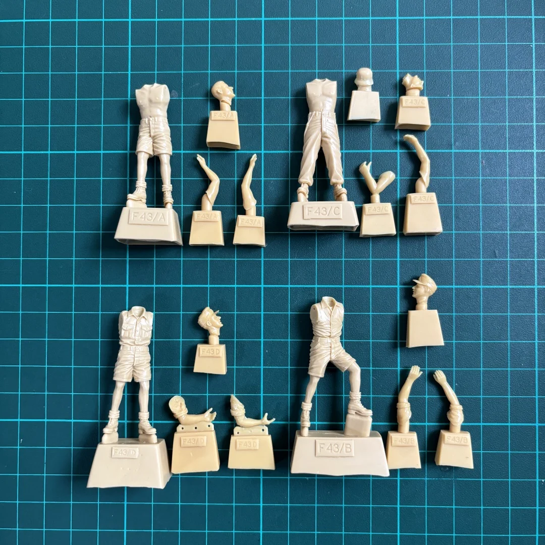 

Комплект неокрашенной модели из смолы 1/35, военная тема, немецкая Afrika Korps 1941 г. (4 человека) в разобранном и неокрашенном виде GK
