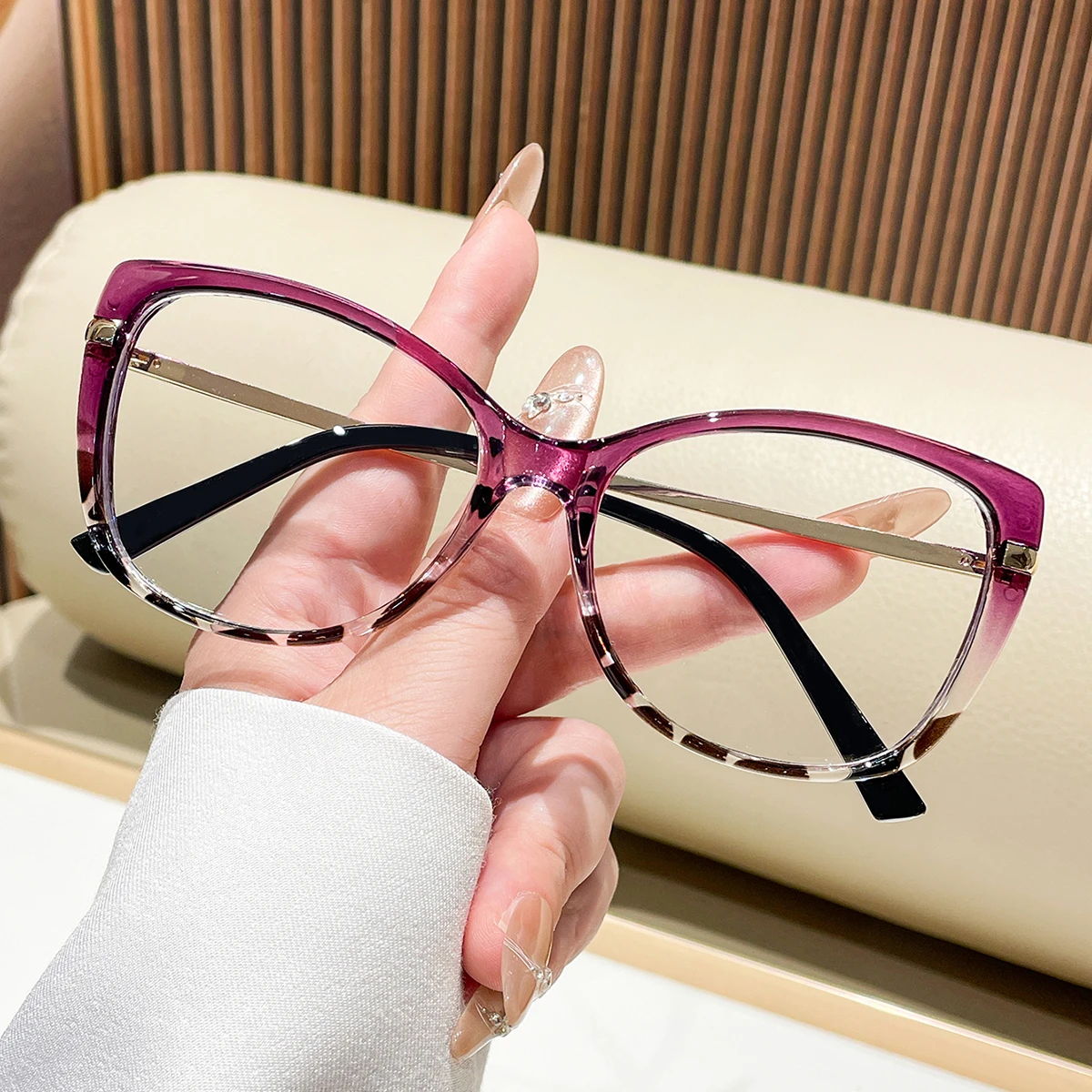 New Style Metal Cat-Eye Women's Flat Glasses with Leopard Print, Fashionable and Trendy for Daily Decoration and Online Reading