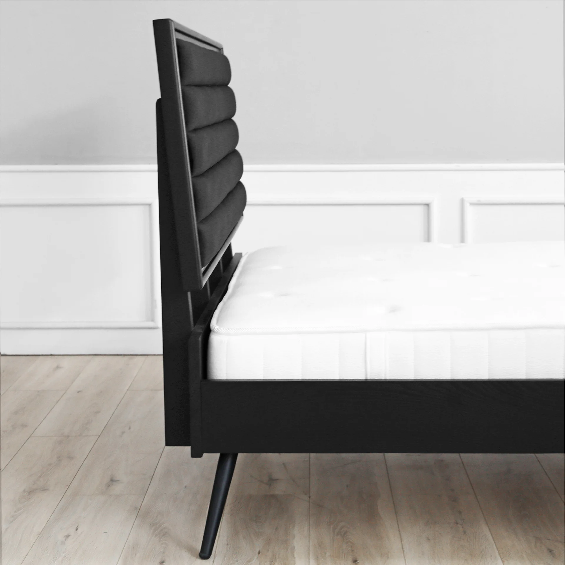 

Black fabric solid wood row skeleton modern light luxury wabi