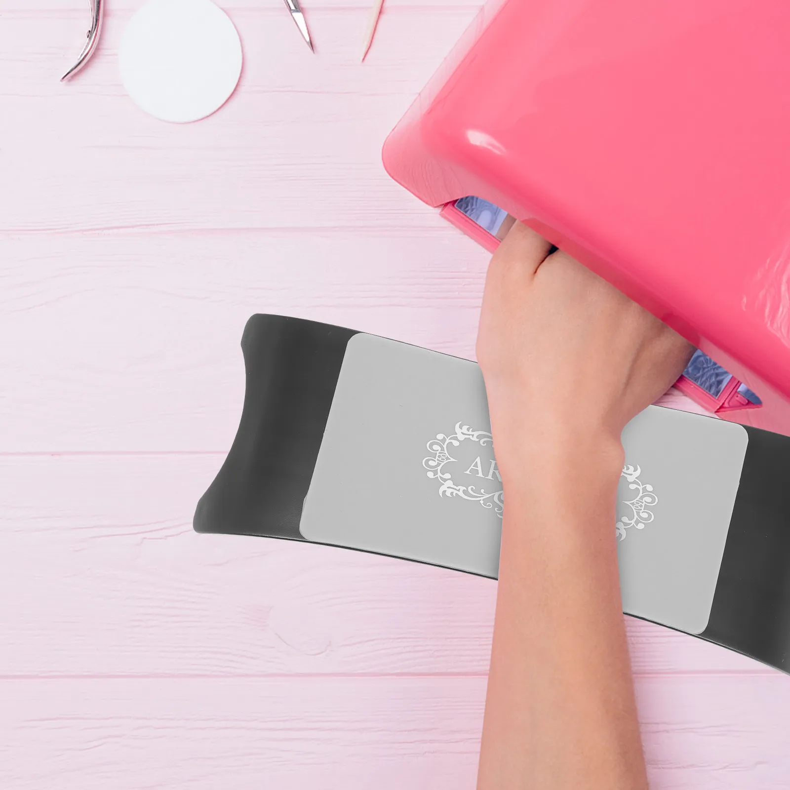 Nail Art Cushion Arm Rest Pillow for Salon Manicure Hand Holder Wrist Support Comfortable Silicone Easy Clean Curved Bracket